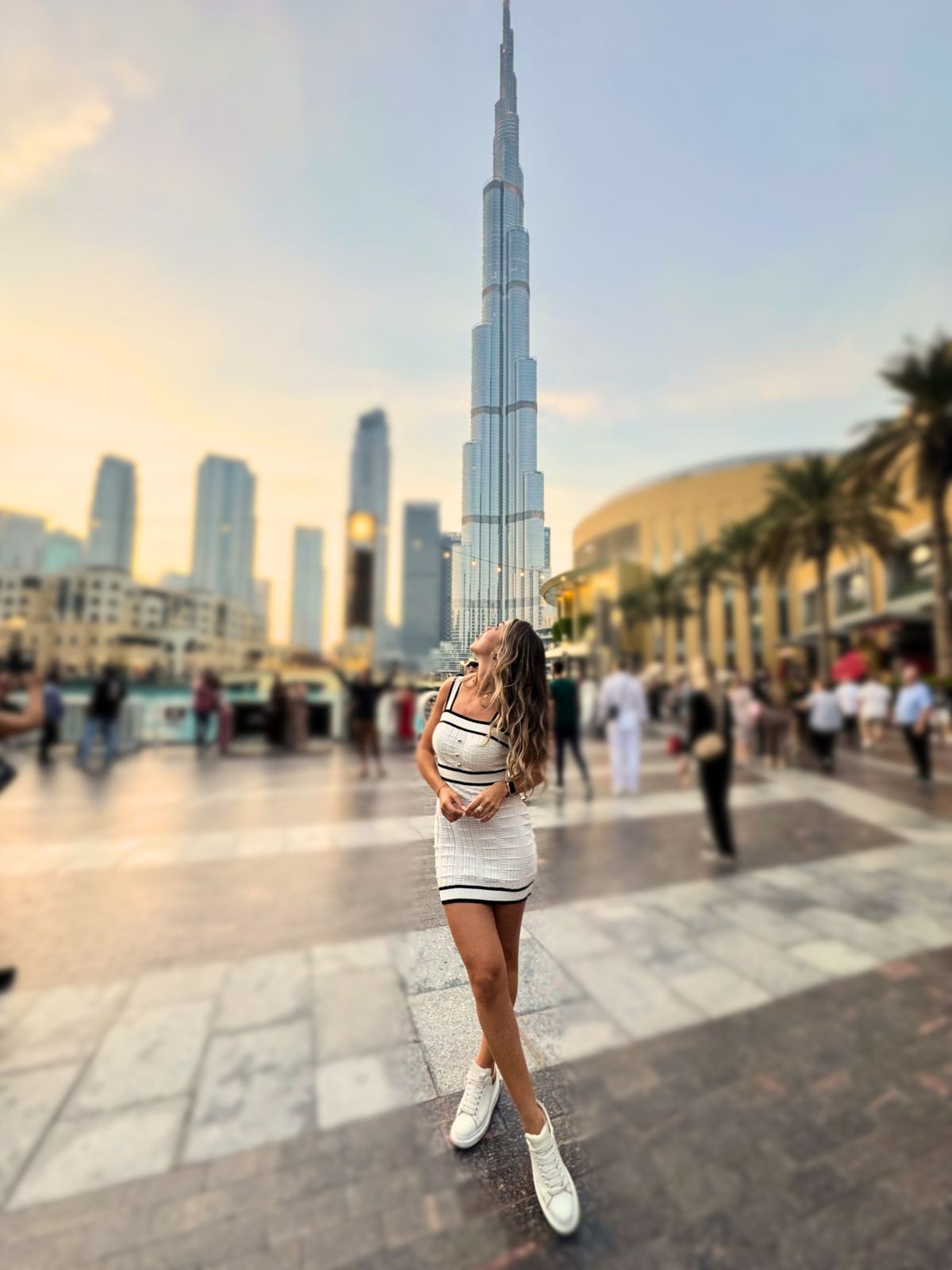 Gemma davanti al Burj Khalifa